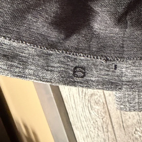 Lululemon Swiftly Sparkle Gray Long Sleeve - Picture 6 of 6